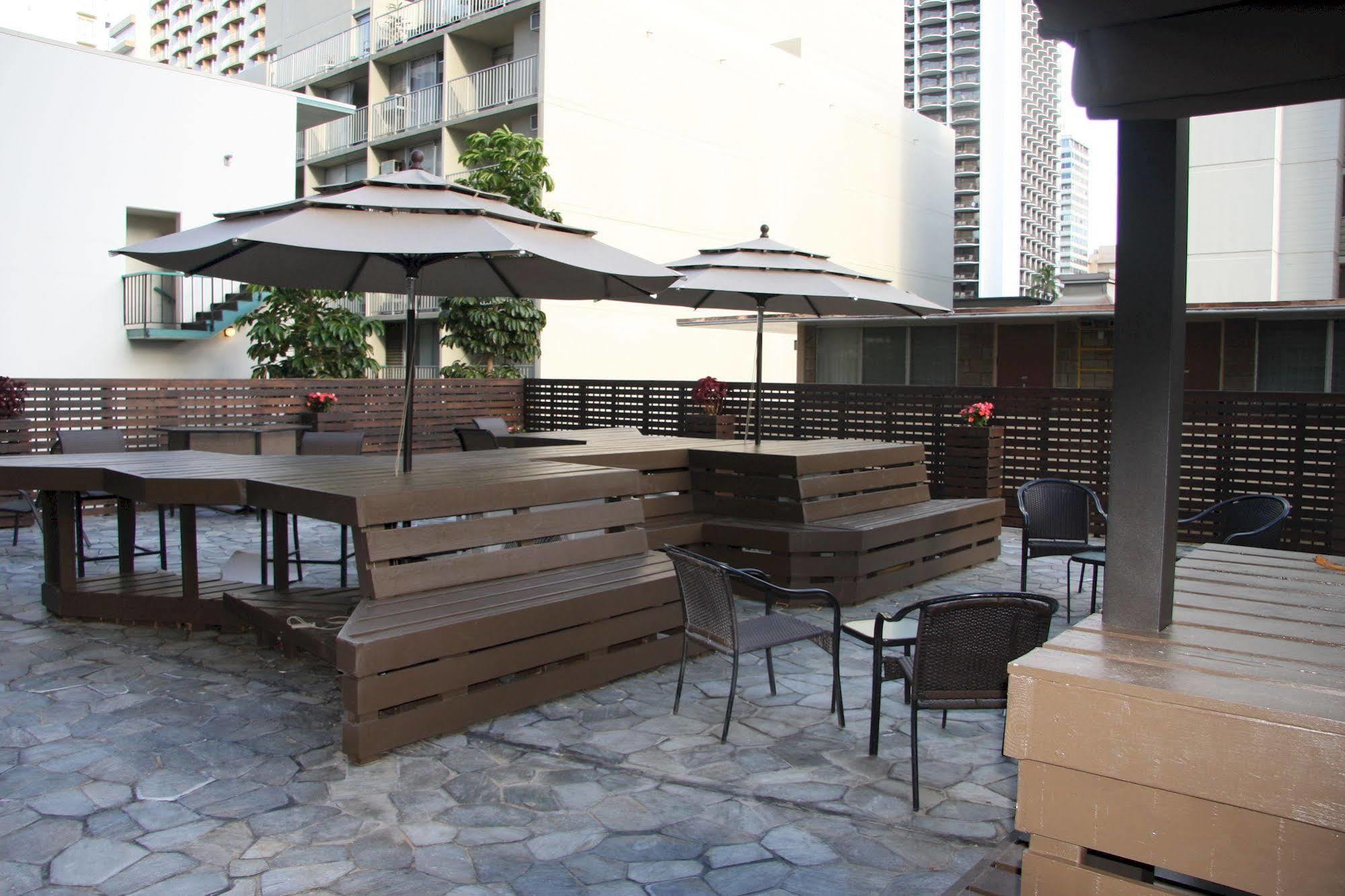 The Beach Waikiki Boutique Hostel โฮโนลูลู ภายนอก รูปภาพ