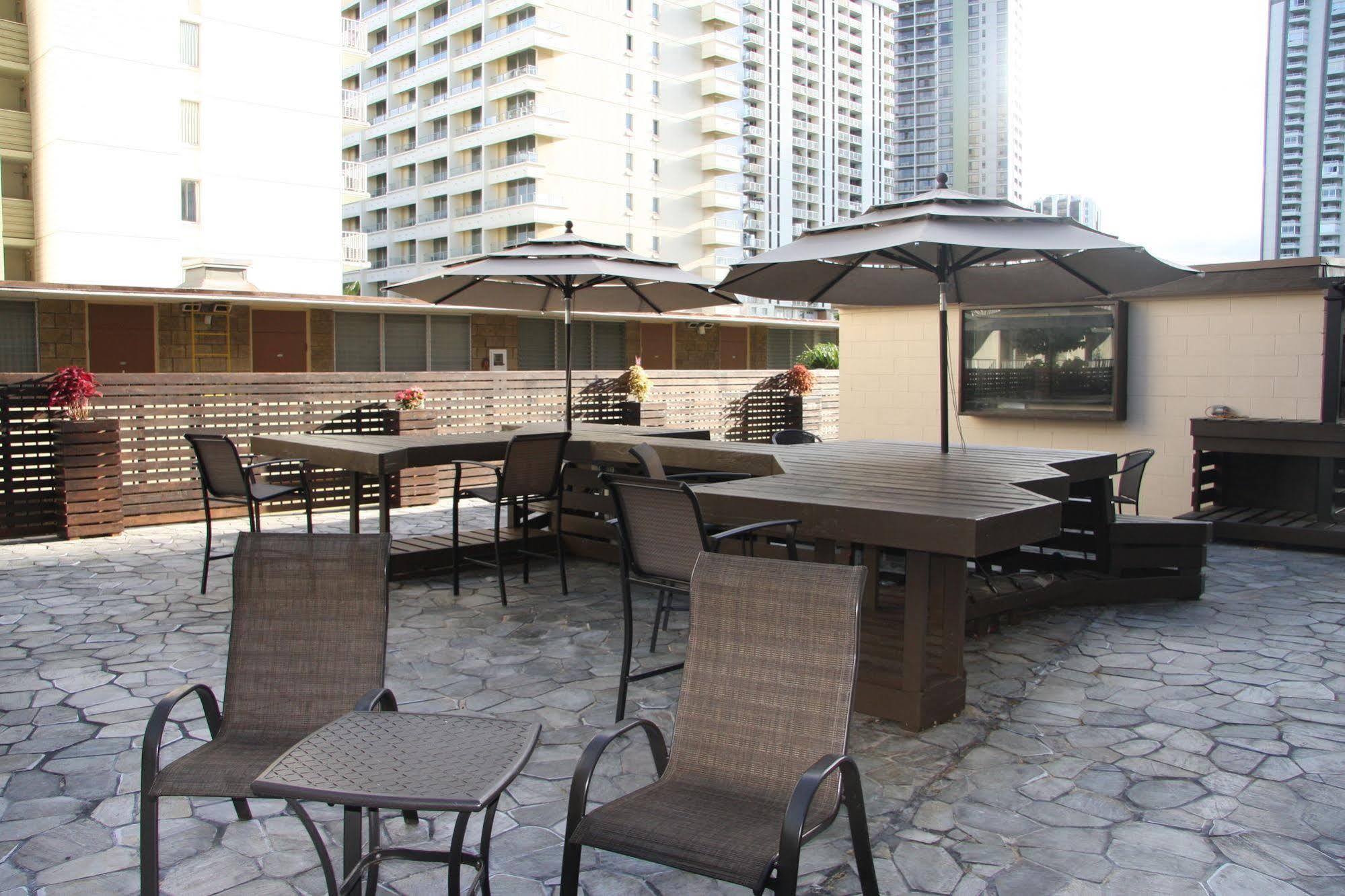 The Beach Waikiki Boutique Hostel โฮโนลูลู ภายนอก รูปภาพ