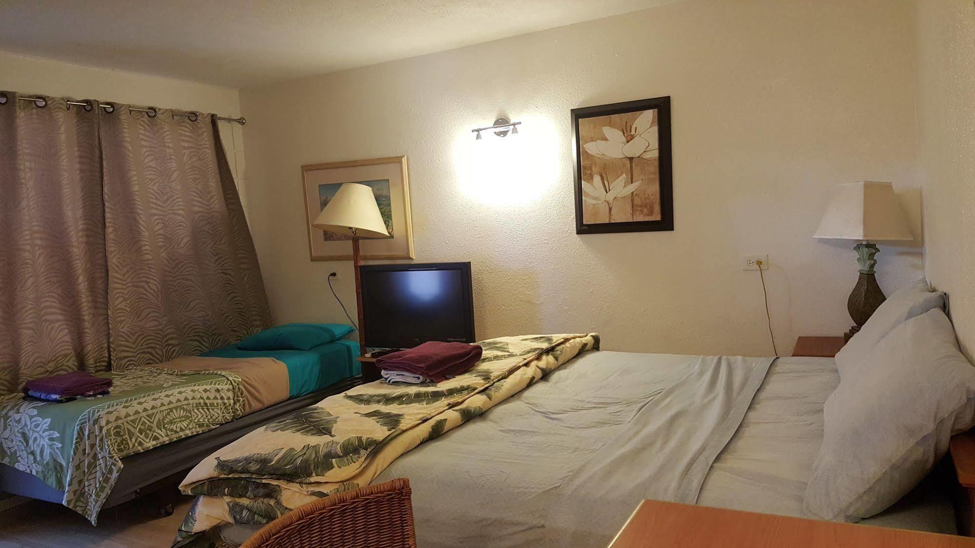 The Beach Waikiki Boutique Hostel โฮโนลูลู ภายนอก รูปภาพ