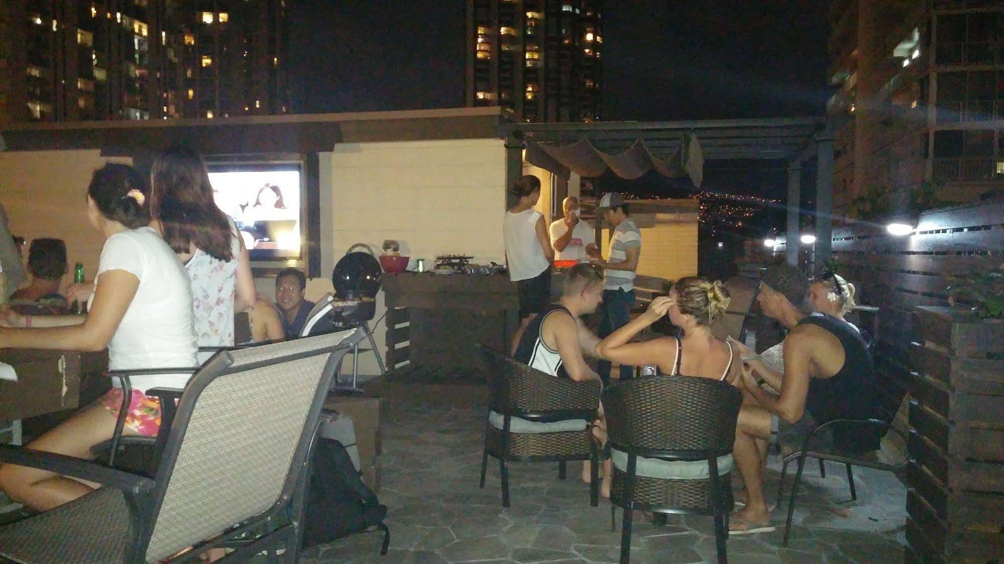 The Beach Waikiki Boutique Hostel โฮโนลูลู ภายนอก รูปภาพ