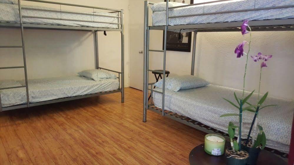 The Beach Waikiki Boutique Hostel โฮโนลูลู ภายนอก รูปภาพ