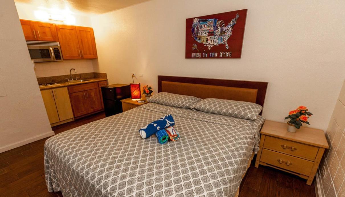 The Beach Waikiki Boutique Hostel โฮโนลูลู ภายนอก รูปภาพ