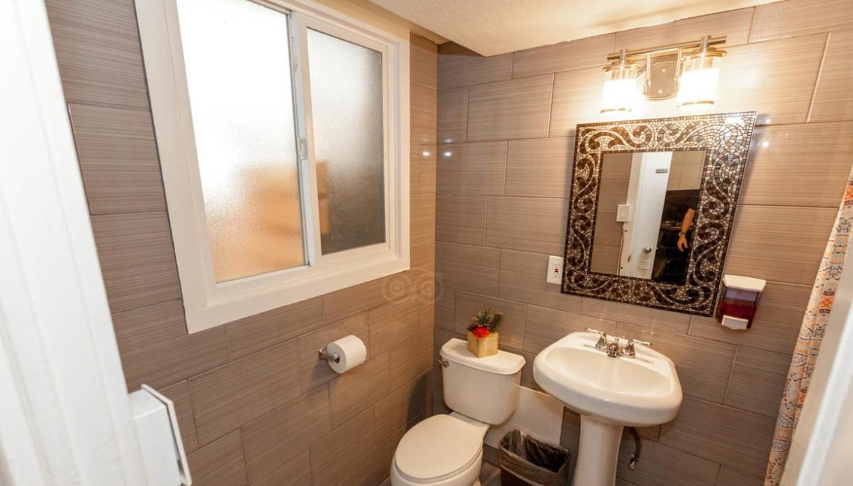 The Beach Waikiki Boutique Hostel โฮโนลูลู ภายนอก รูปภาพ